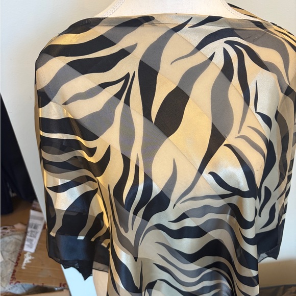 Zebra Print Poncho - Picture 6 of 10